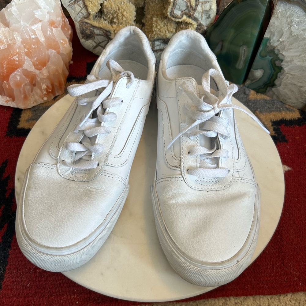 VANS Classic Tumble Old Skool sneakers in white leather size women’s 8.5 EUC